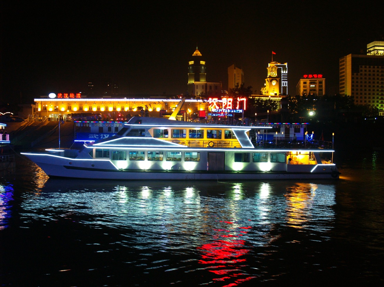 武汉两江游轮图片